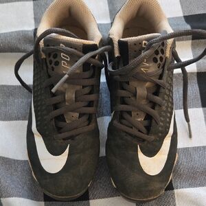 Nike Black and White Athletic Cleats. Size 2.5 youth